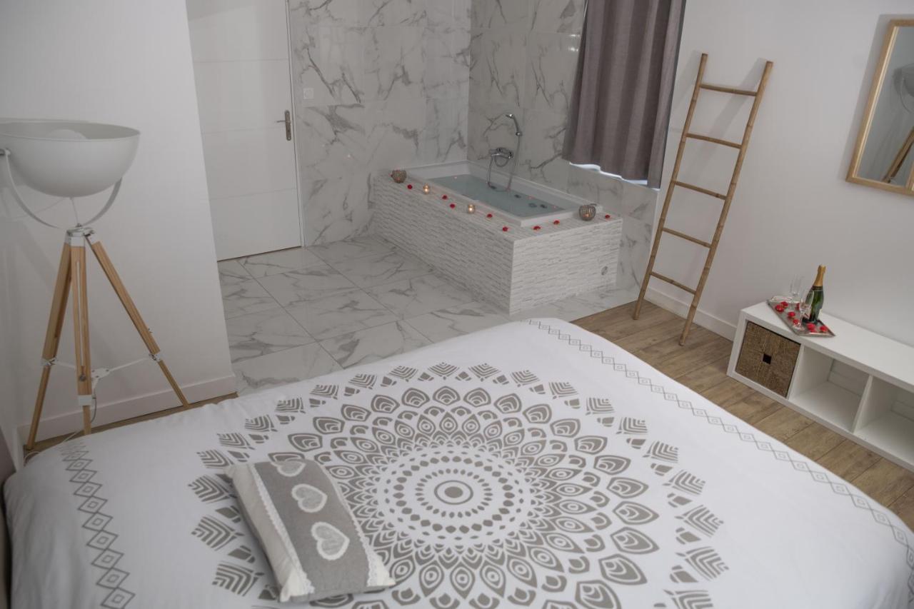 Triplex 110 M2 Centre Historique Avec Jacuzzi Dinanアパートメント エクステリア 写真