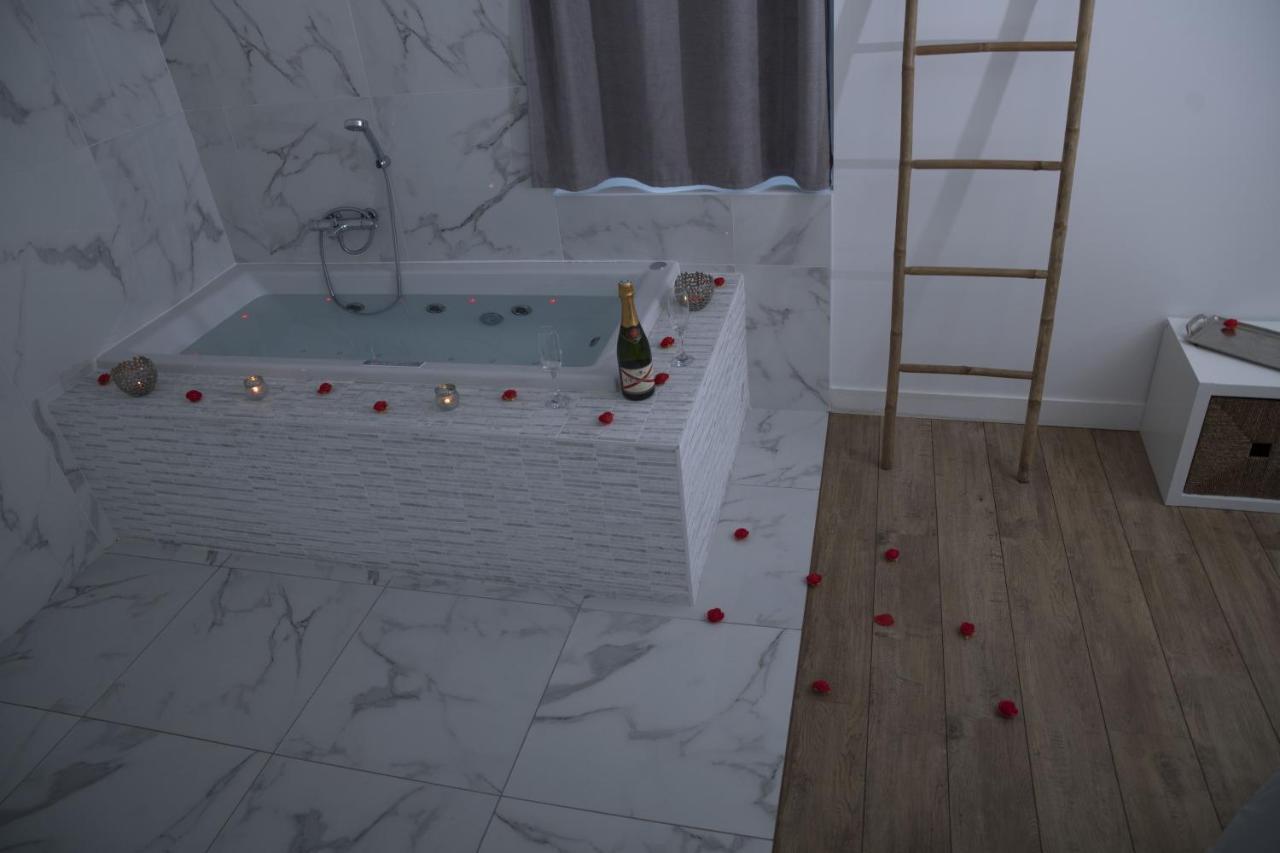 Triplex 110 M2 Centre Historique Avec Jacuzzi Dinanアパートメント エクステリア 写真