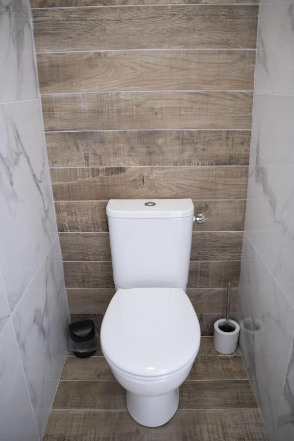 Triplex 110 M2 Centre Historique Avec Jacuzzi Dinanアパートメント エクステリア 写真