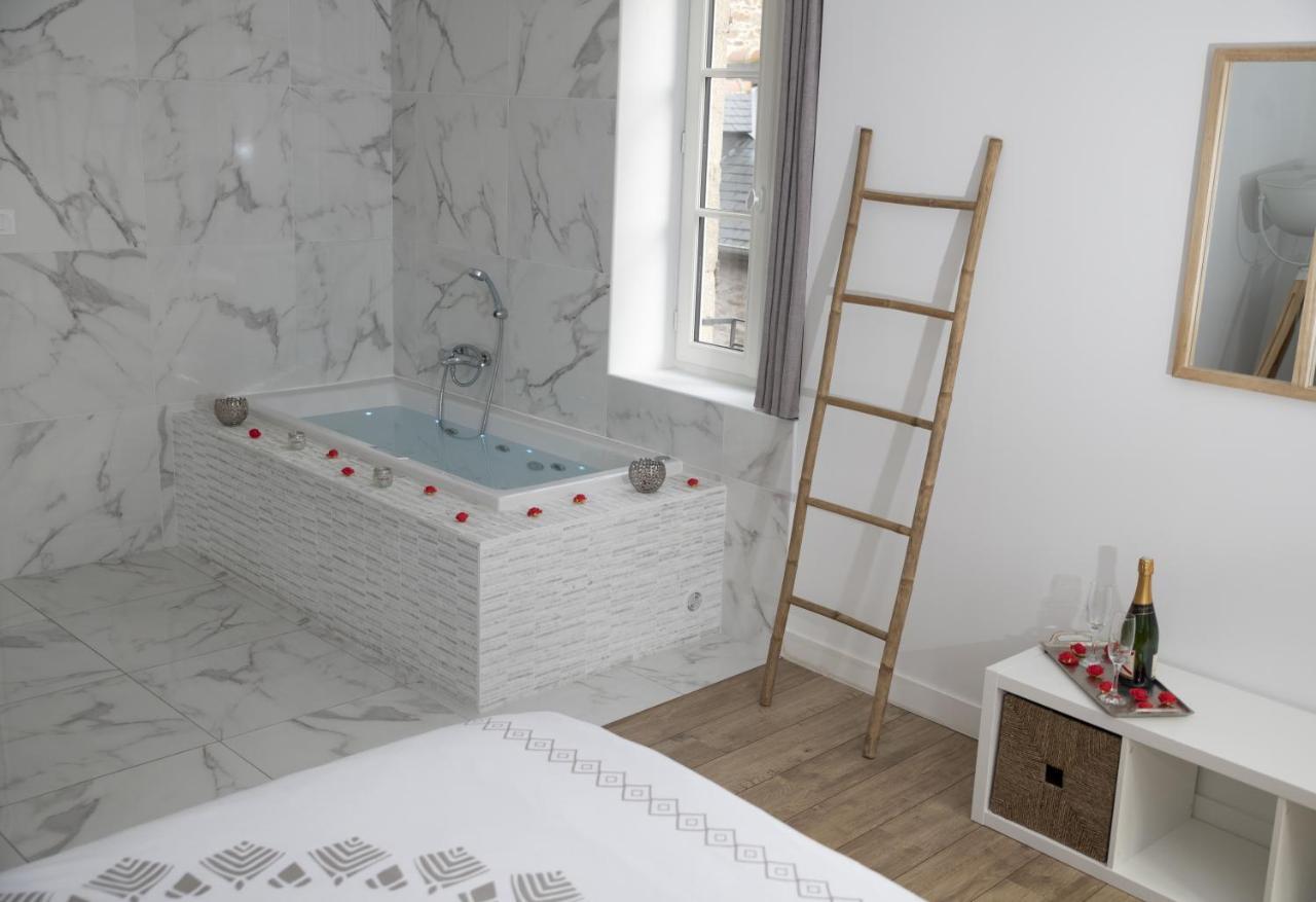 Triplex 110 M2 Centre Historique Avec Jacuzzi Dinanアパートメント エクステリア 写真